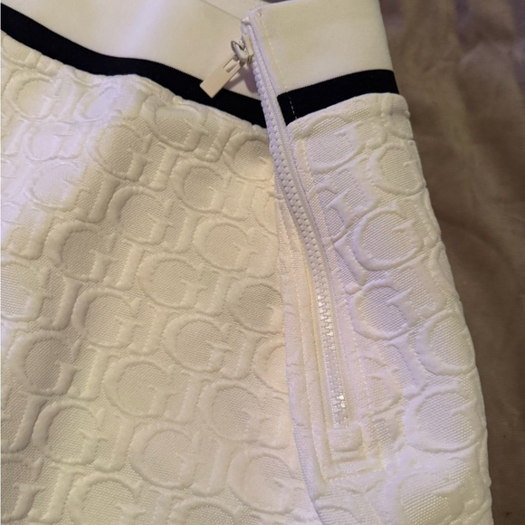 Guess mini skirt - Picture 6 of 8